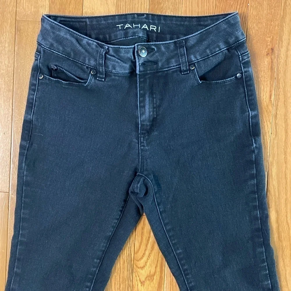 Tahari cropped skinny jeans size 4/27 black wash